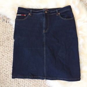 Tommy Jeans Women's Dark Washed Denim Slit Skirt